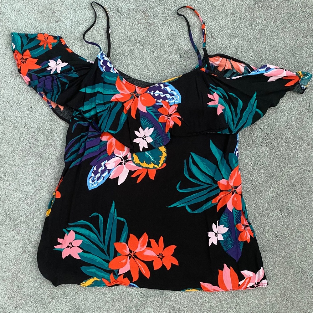 Beautiful floral print w/ peplum top!